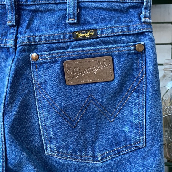 Blue Jean wrangler shorts - Picture 3 of 4
